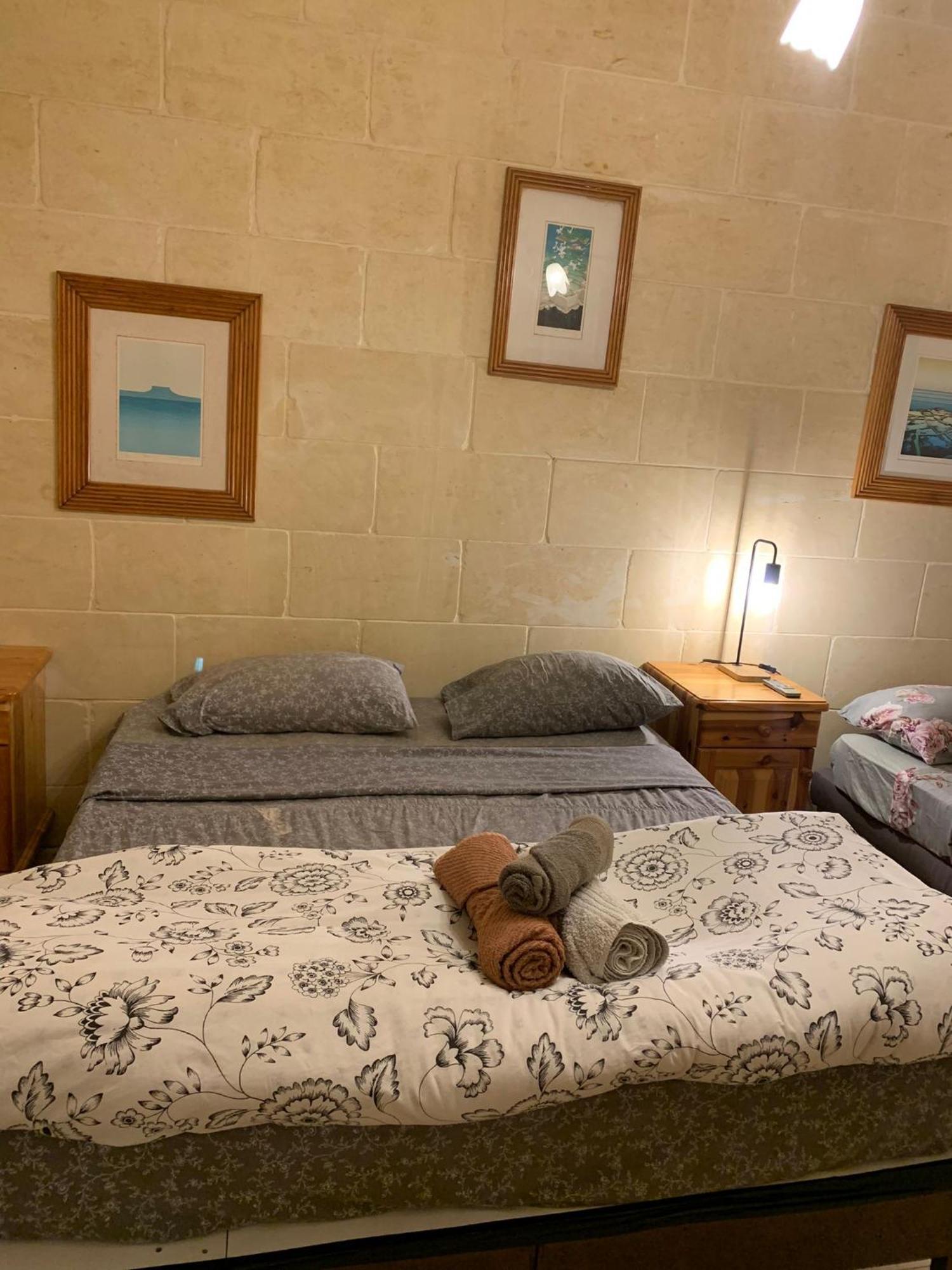 Ghajn il-Kbira  Gozo Island Escape Sleeps 4 With Private Bathroom المظهر الخارجي الصورة