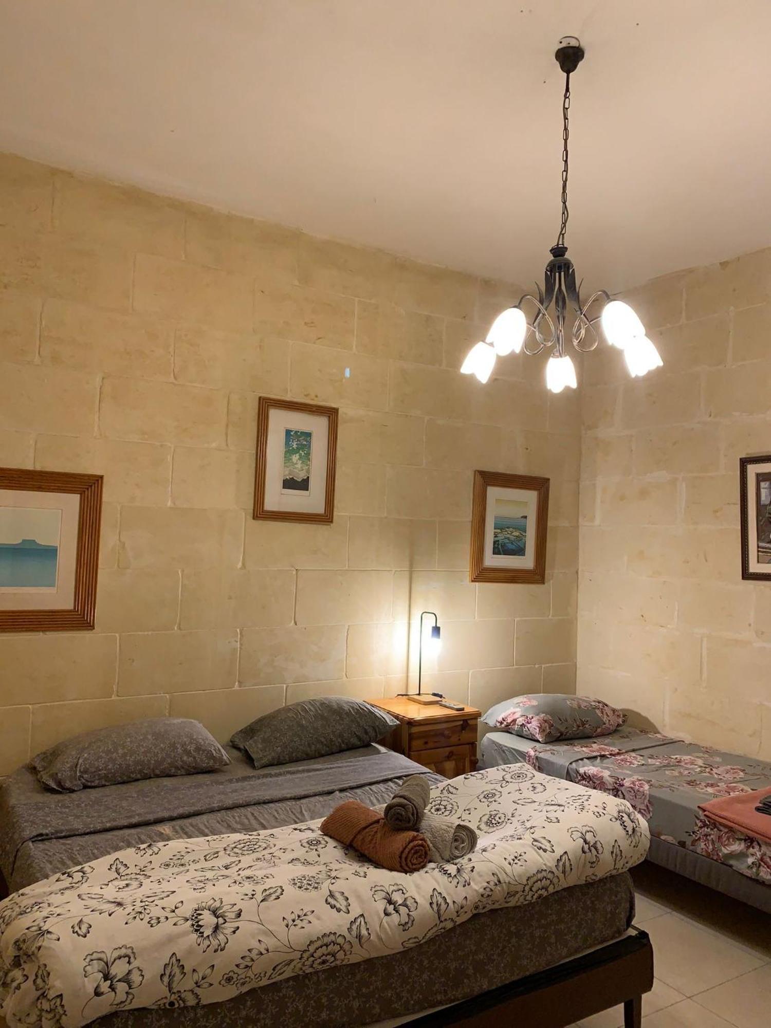 Ghajn il-Kbira  Gozo Island Escape Sleeps 4 With Private Bathroom المظهر الخارجي الصورة