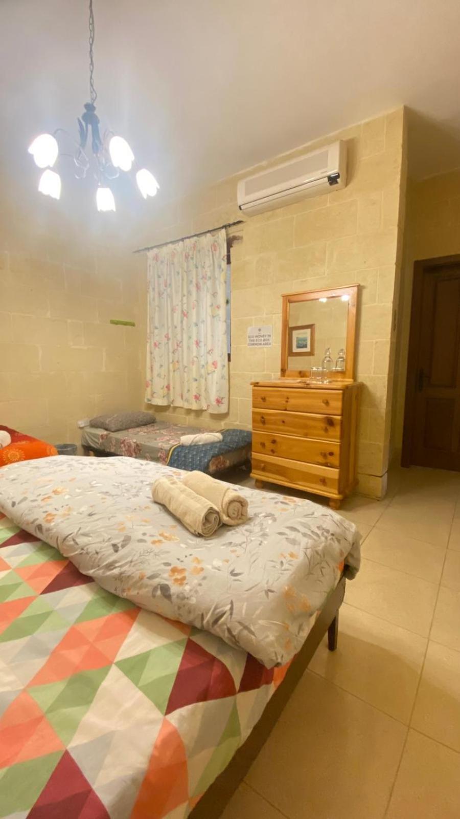 Ghajn il-Kbira  Gozo Island Escape Sleeps 4 With Private Bathroom المظهر الخارجي الصورة