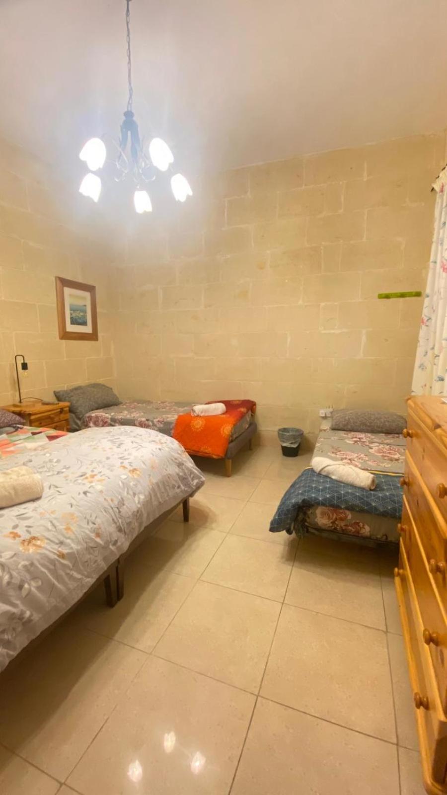 Ghajn il-Kbira  Gozo Island Escape Sleeps 4 With Private Bathroom المظهر الخارجي الصورة